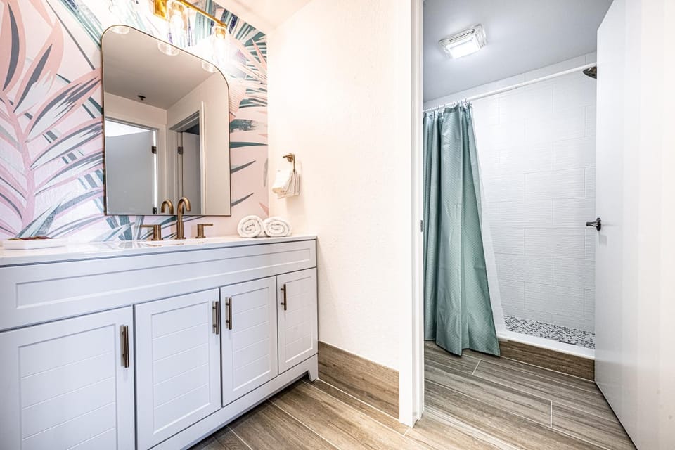 One bedroom unit near Epic Universe and Universal, free parking Apartment in Orlando