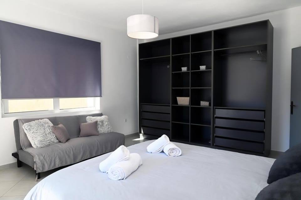 Bed, Photo of the whole room, Bedroom, towels, wardrobe