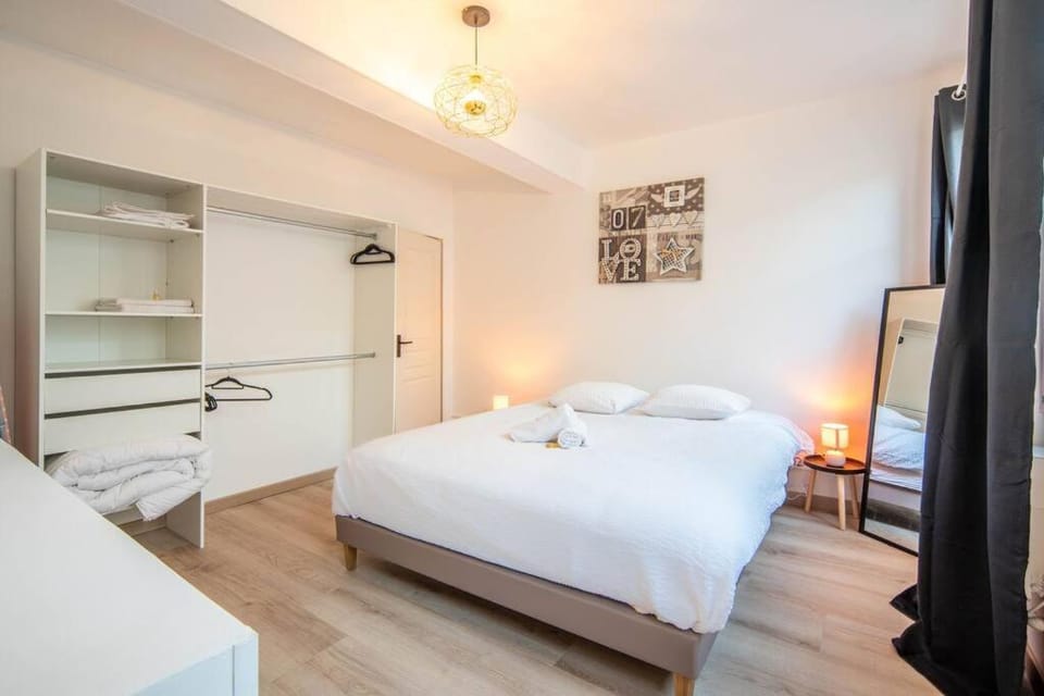 Lumière aux Fèvres Apartment in Bourgogne-Franche-Comté