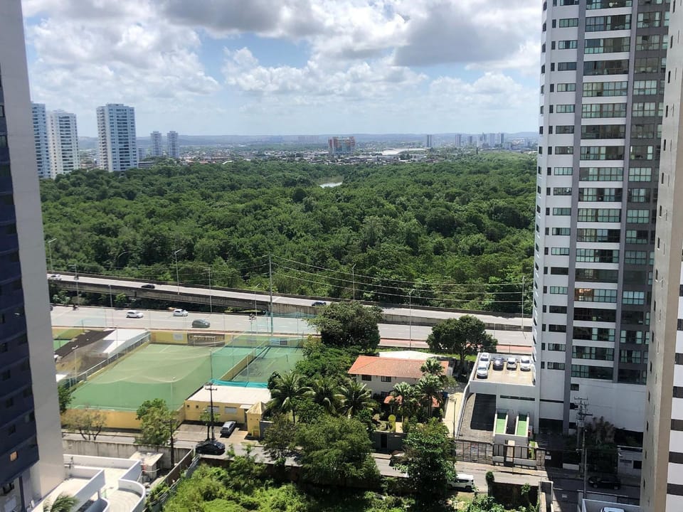 Golden Home Boa Viagem Recife por Yolo House in Recife