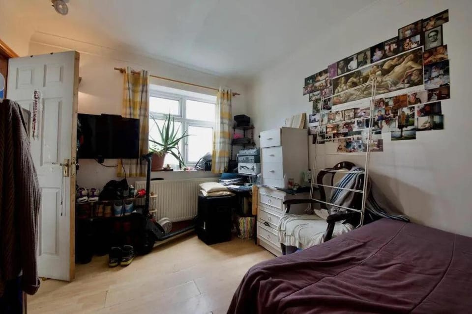 Gamers for Spurs Club Apartment in London