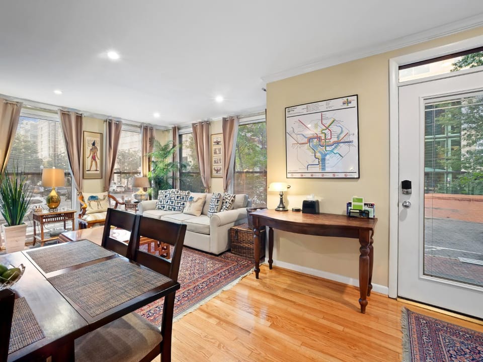Living room, Seating area, Dining area