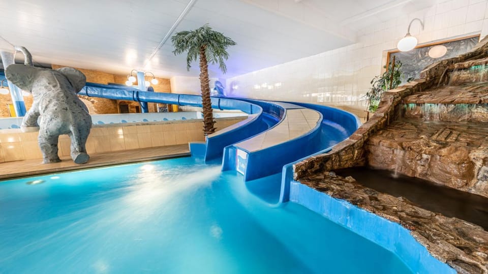 Aqua park, Swimming pool