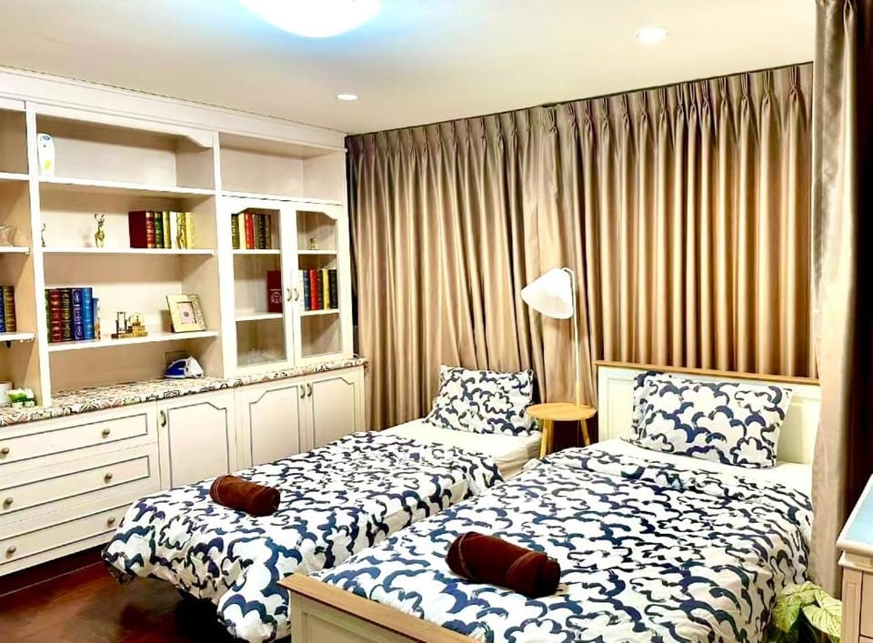 7 Beds Villa Emquartier BtsThonglor Phrom phong Villa in Bangkok