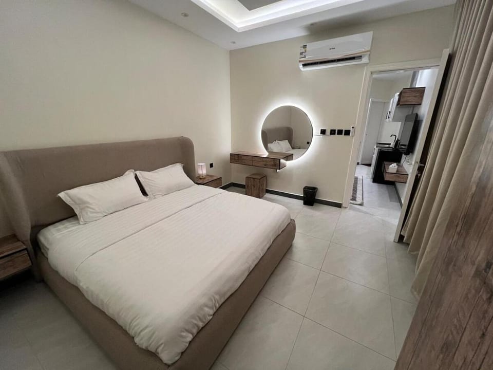 غرفه وصاله راقيه ب حطين Apartment in Riyadh
