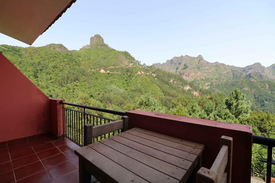 Nearby landmark, Day, Natural landscape, View (from property/room), Balcony/Terrace, Mountain view