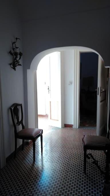 ampio appartamento in palazzotto d'epoca Apartment in Brindisi