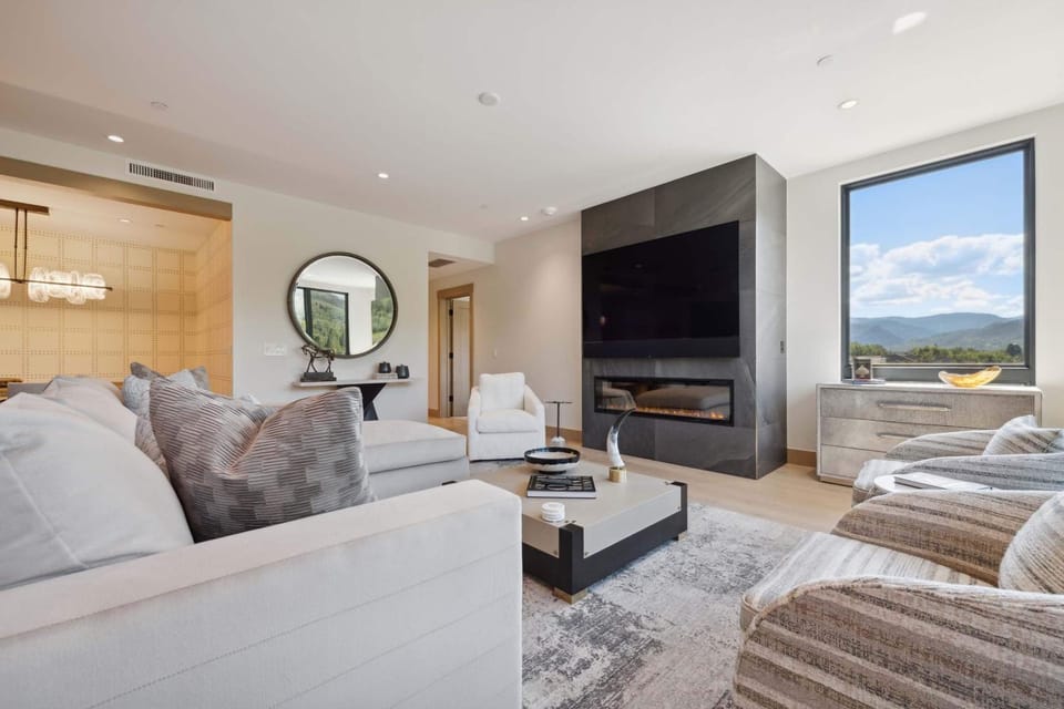 One Riverfront Condo 400 by East West Hospitality Apartment in Avon