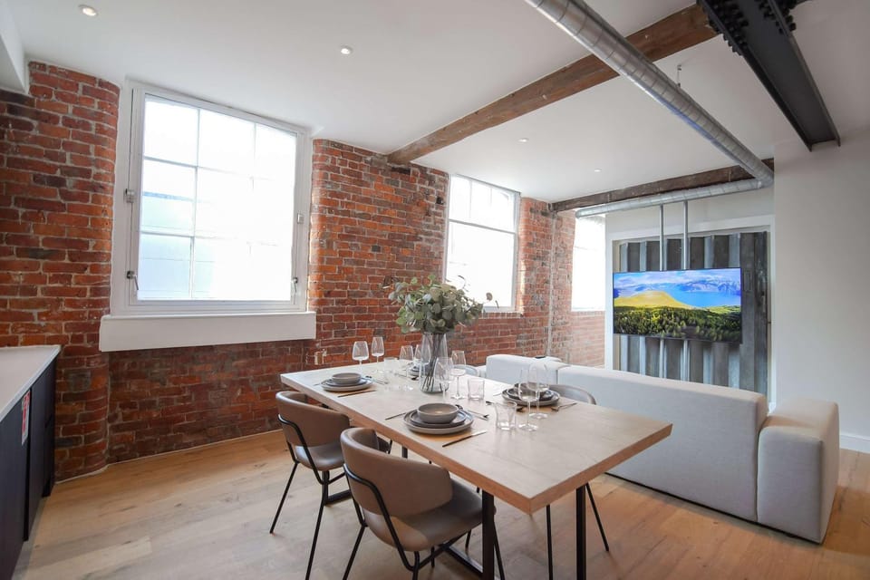 TV and multimedia, Dining area