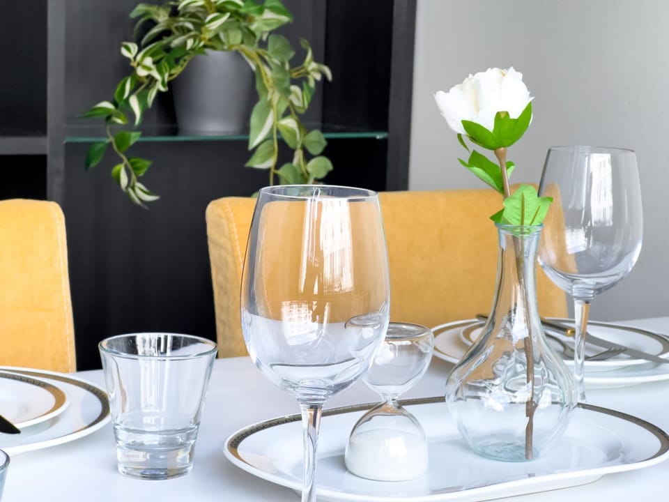Seating area, Dining area