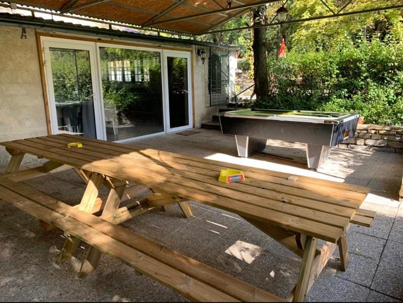 Grand Gite Jacuzzi House in Provence-Alpes-Côte d'Azur