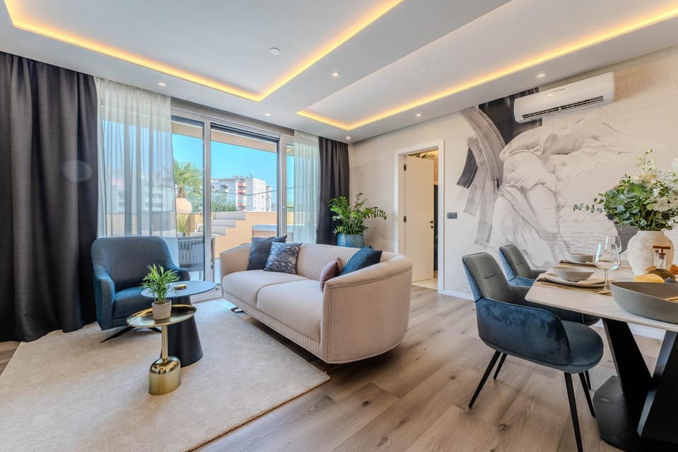 Living room, Seating area, Dining area