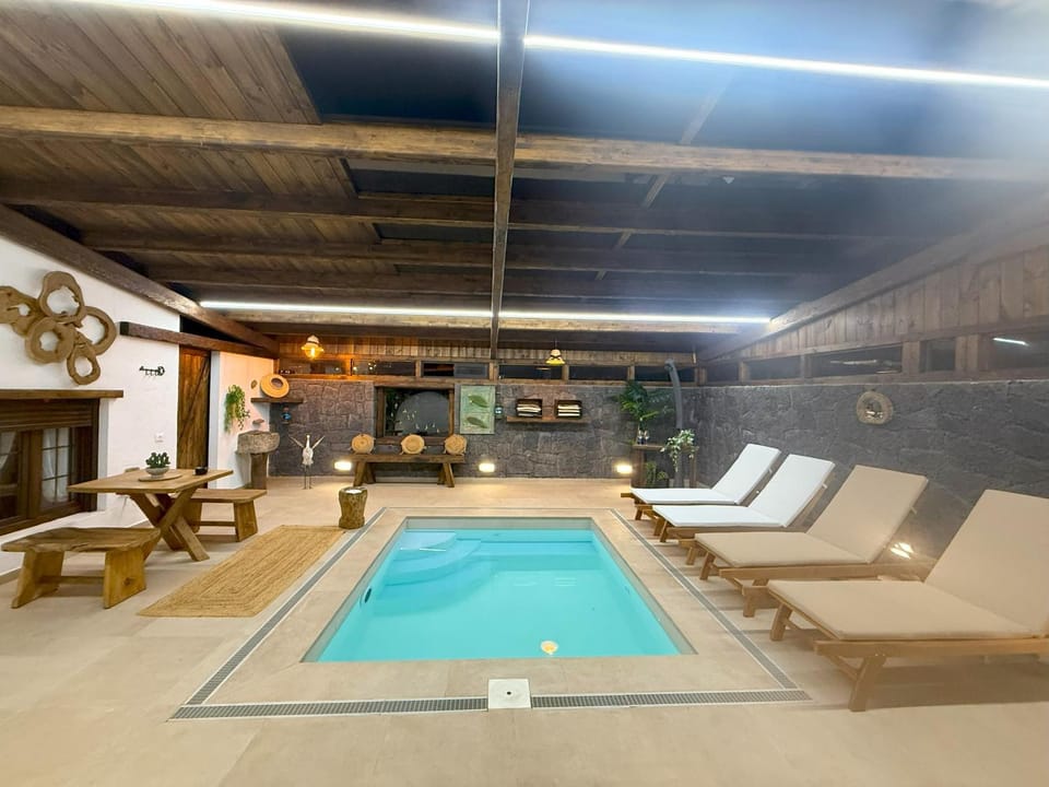 Pool view, Swimming pool, sunbed