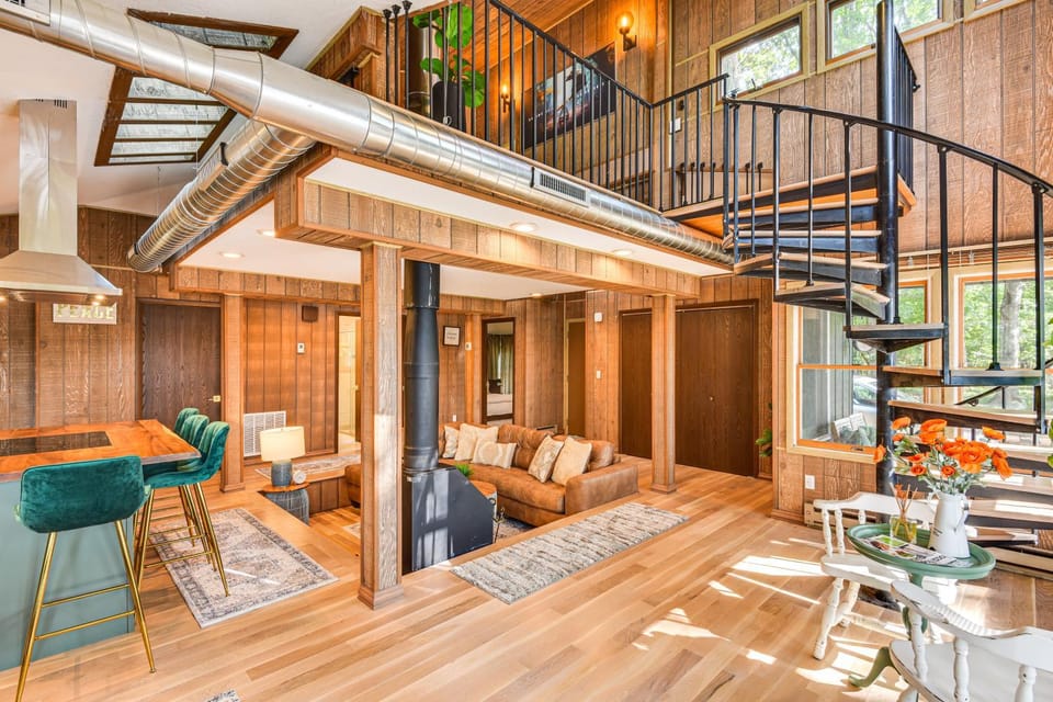 Three Rivers Cottage w/ Private Dock & Fire Pit! House in Michigan