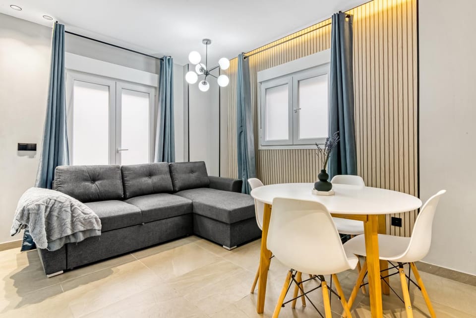 Seating area, Dining area