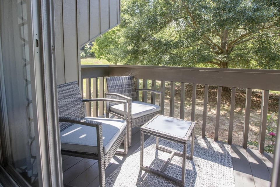 18th Hole Hideaway Apartment in Diamondhead