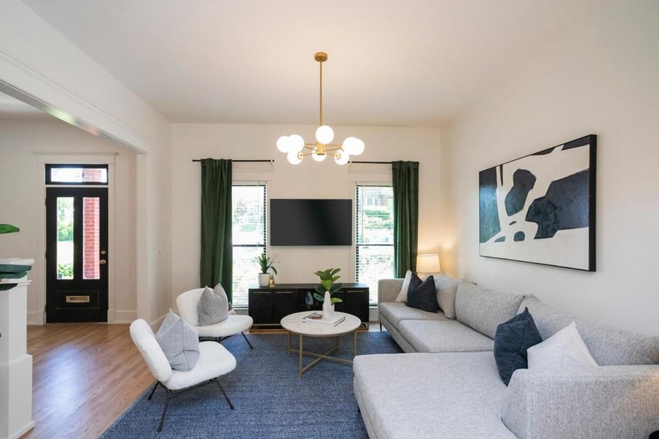 Summer End Sale Prime Location House in East Nashville
