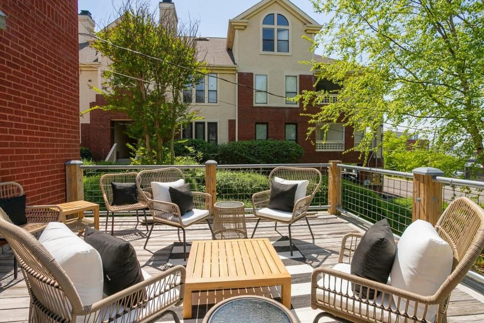 Summer End Sale Prime Location House in East Nashville