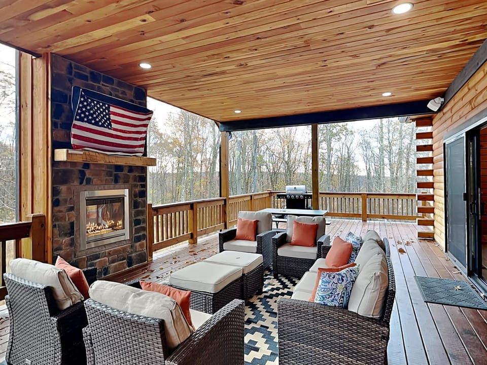 Golden Crest House in Deep Creek Lake