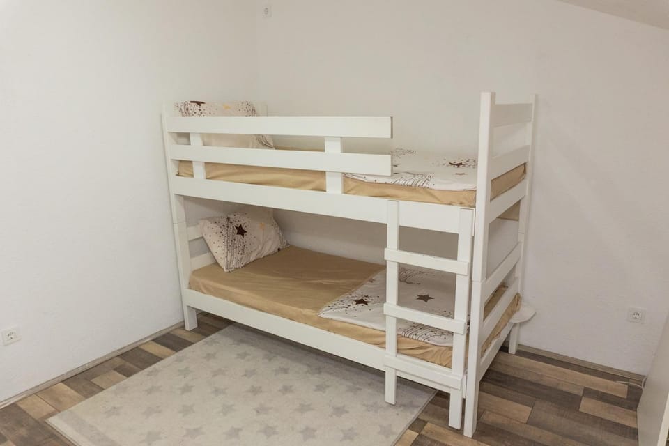 Bed, Bedroom, bunk bed