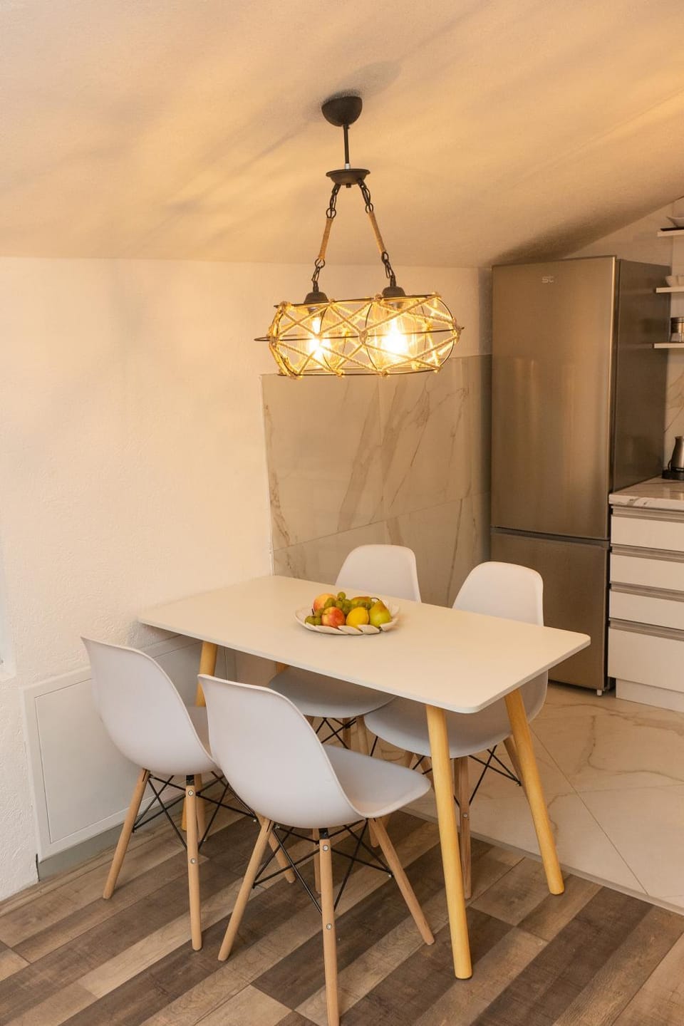 Kitchen or kitchenette, Food and drinks, Dining area, Food