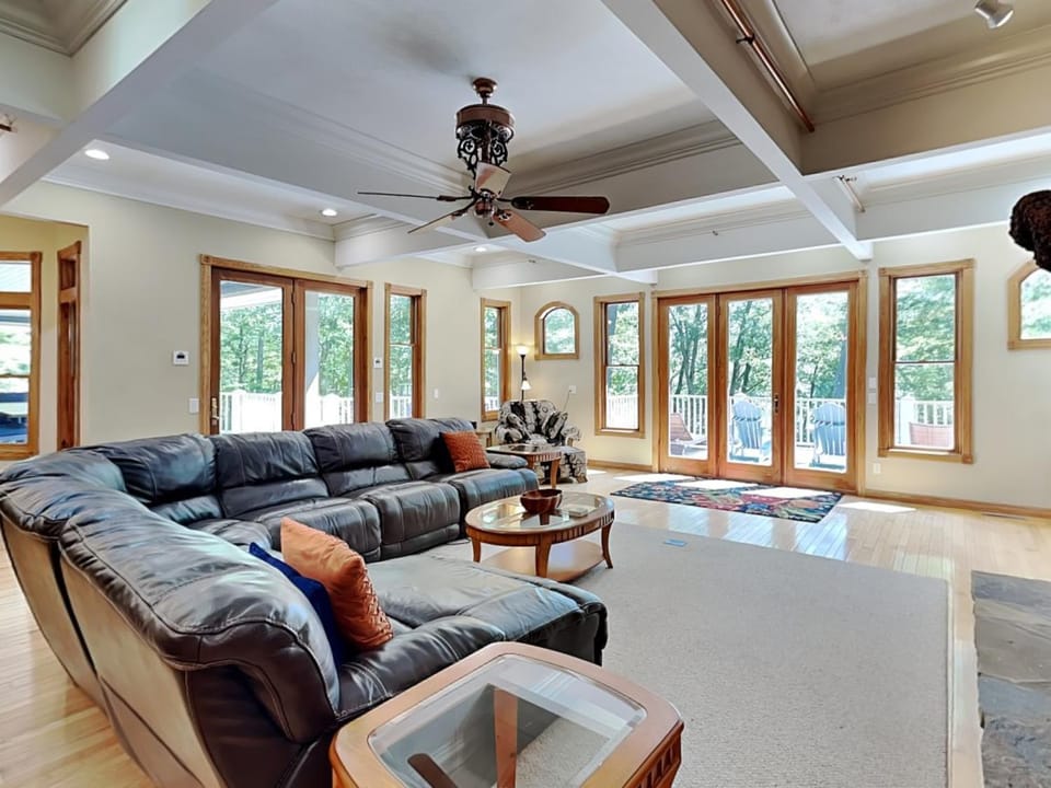 Apres Lake and Ski House in Deep Creek Lake