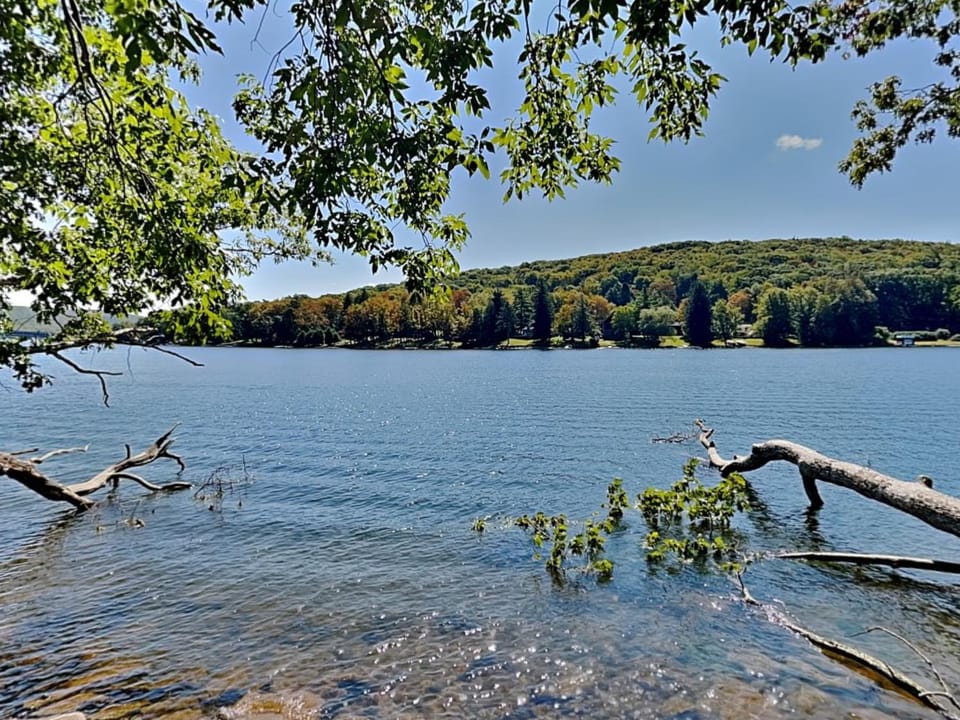 Apres Lake and Ski House in Deep Creek Lake