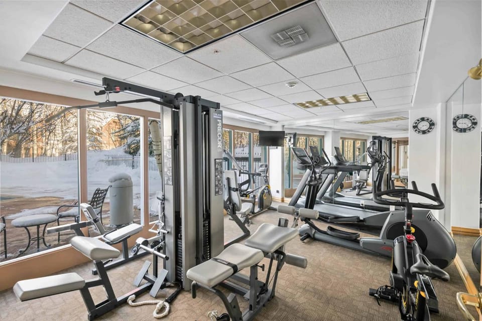 Oxford Court 107 by East West Hospitality Apartment in Beaver Creek