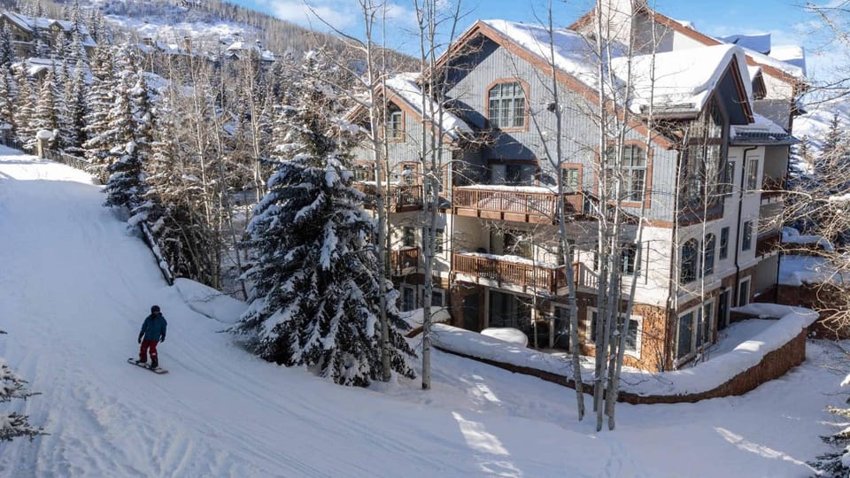 Oxford Court 107 by East West Hospitality Apartment in Beaver Creek