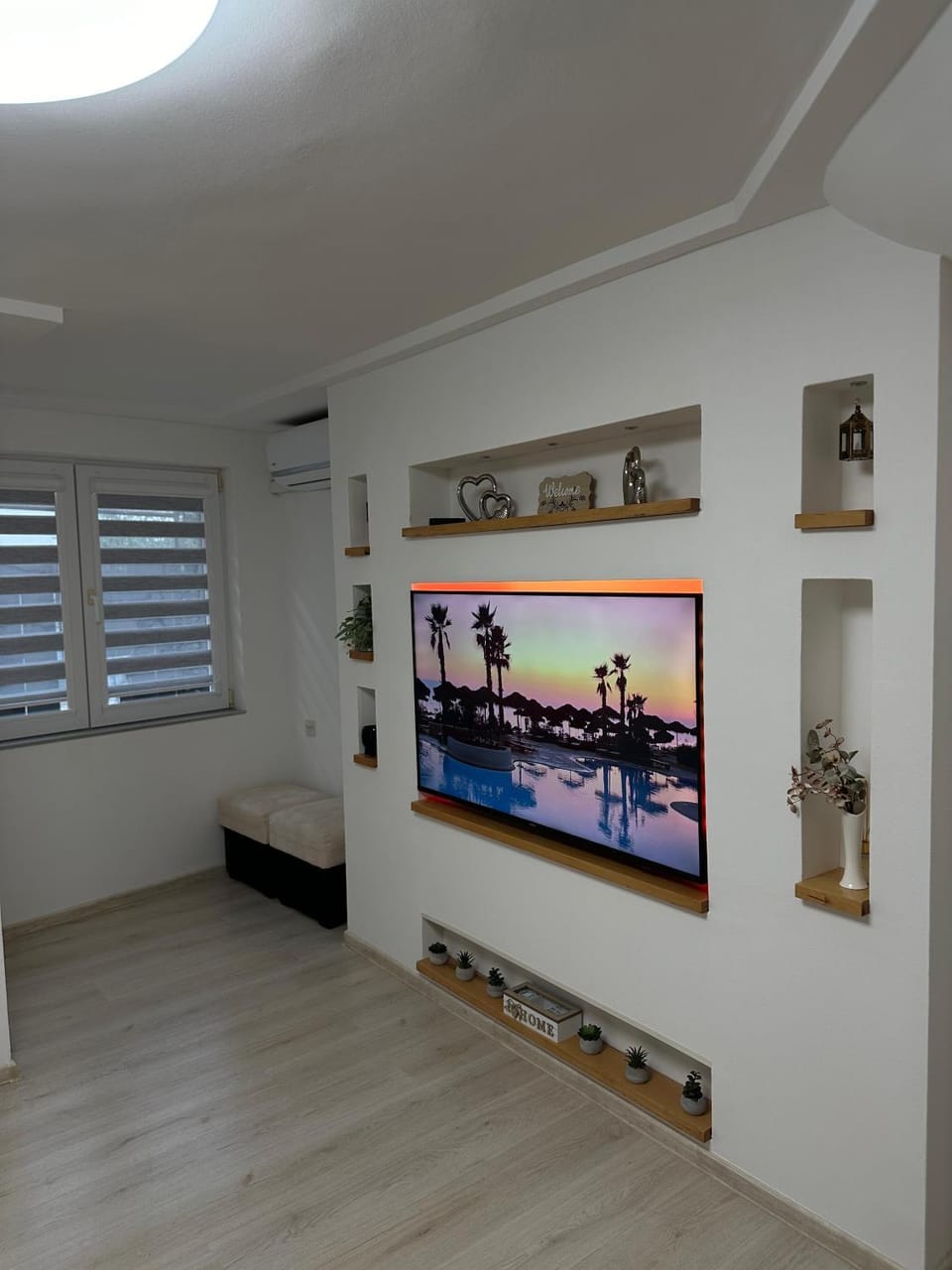 TV and multimedia, Decorative detail