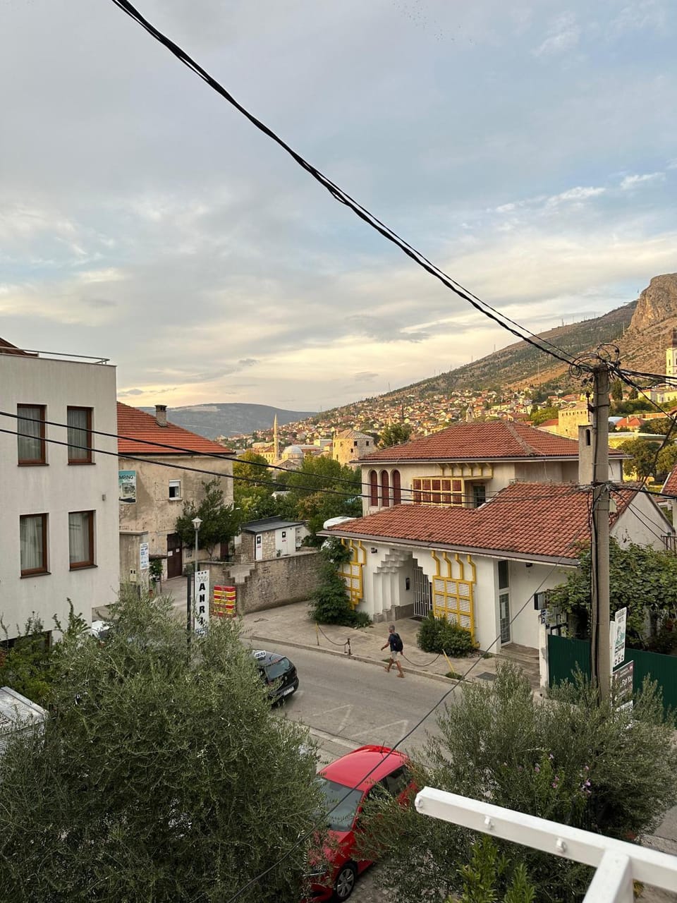 Neighbourhood, Street view, Location