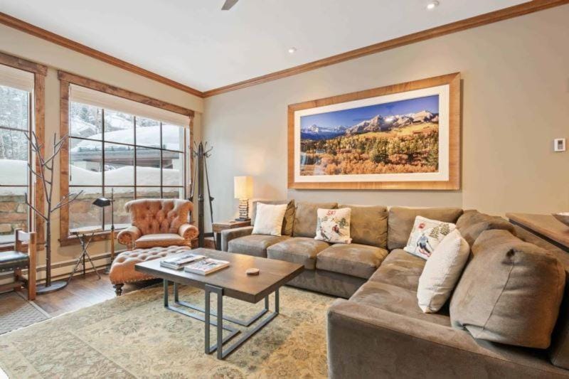 Oxford Court 108 by East West Hospitality Apartment in Beaver Creek