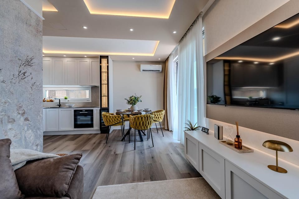 Kitchen or kitchenette, Living room, Seating area, Dining area, oven, air conditioner