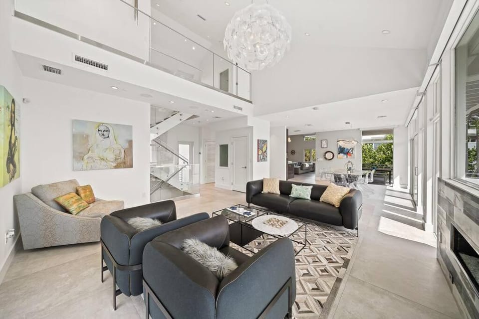 Luxurious Retreat At The Whispering Palms House in Indian River