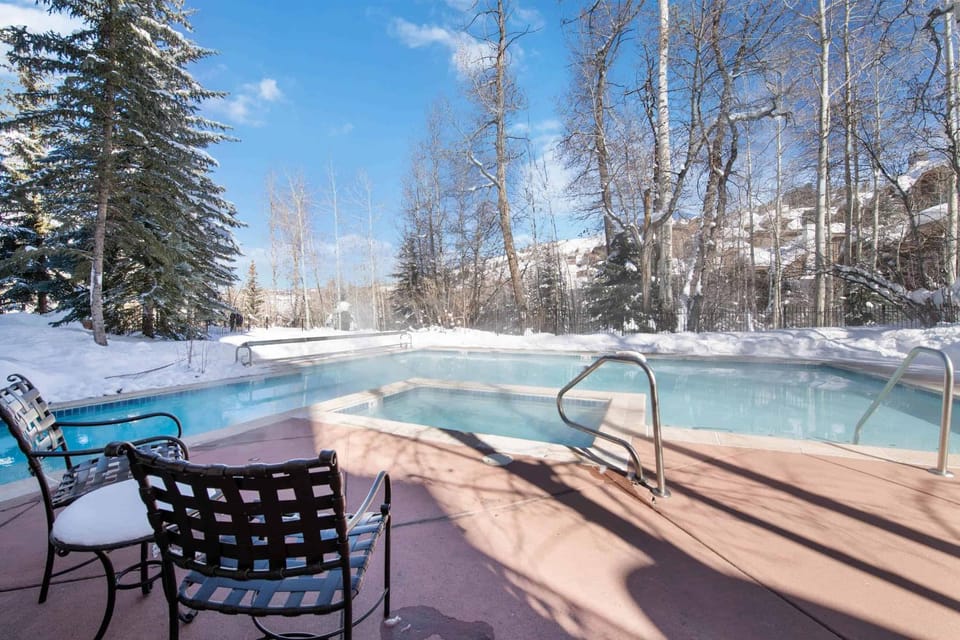 Oxford Court 208 by East West Hospitality Apartment in Beaver Creek