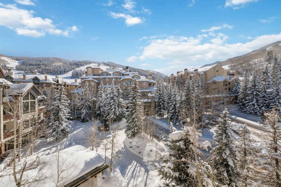 Oxford Court 207 by East West Hospitality Apartment in Beaver Creek