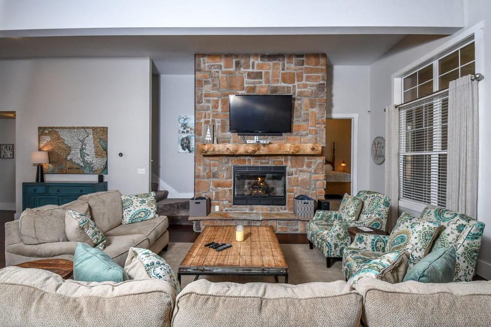 Biltmore Chalet House in Deep Creek Lake