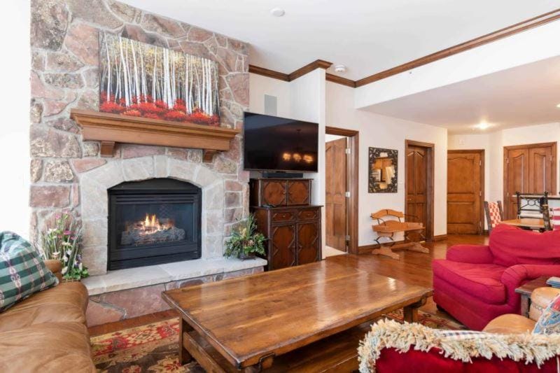 Oxford Court 210 by East West Hospitality Apartment in Beaver Creek