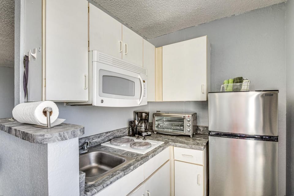 Daytona Beach Condo w/ Balcony: 5 Mi to Speedway! House in Florida