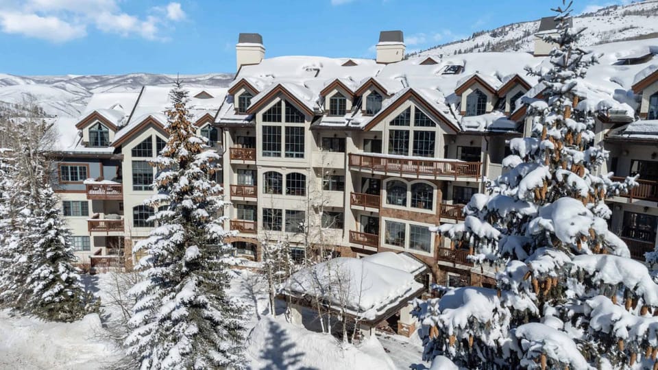 Oxford Court 303 by East West Hospitality Apartment in Beaver Creek