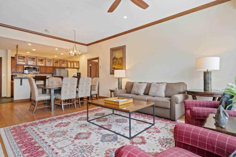 Oxford Court 304 by East West Hospitality Apartment in Beaver Creek