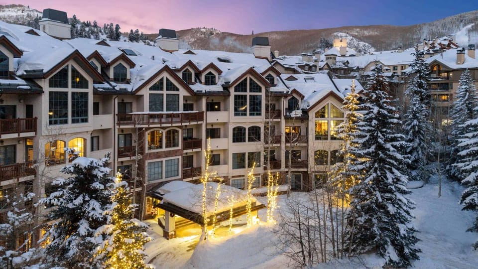 Oxford Court 406 by East West Hospitality Apartment in Beaver Creek