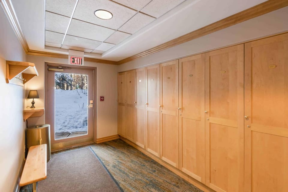 Oxford Court 405 by East West Hospitality Apartment in Beaver Creek