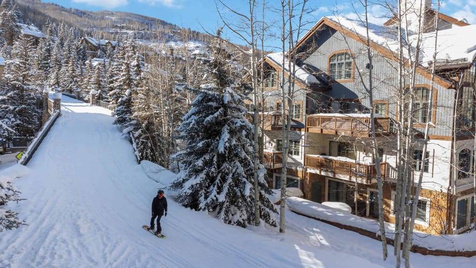 Oxford Court 405 by East West Hospitality Apartment in Beaver Creek