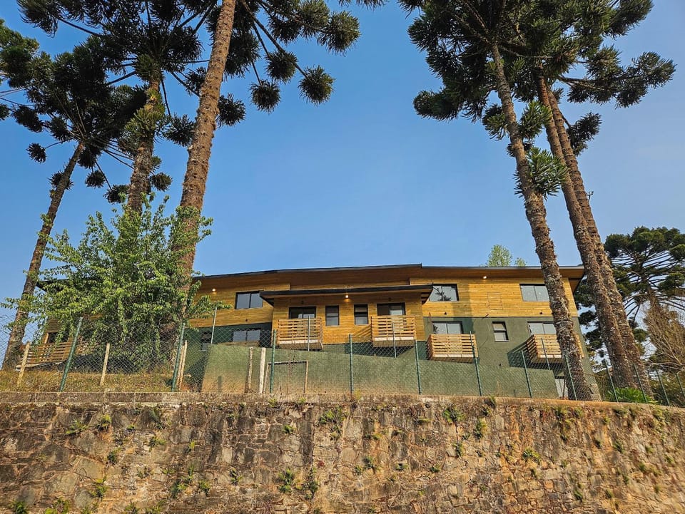 Estudios Capivari by The Lodges Bed and Breakfast in Campos do Jordão