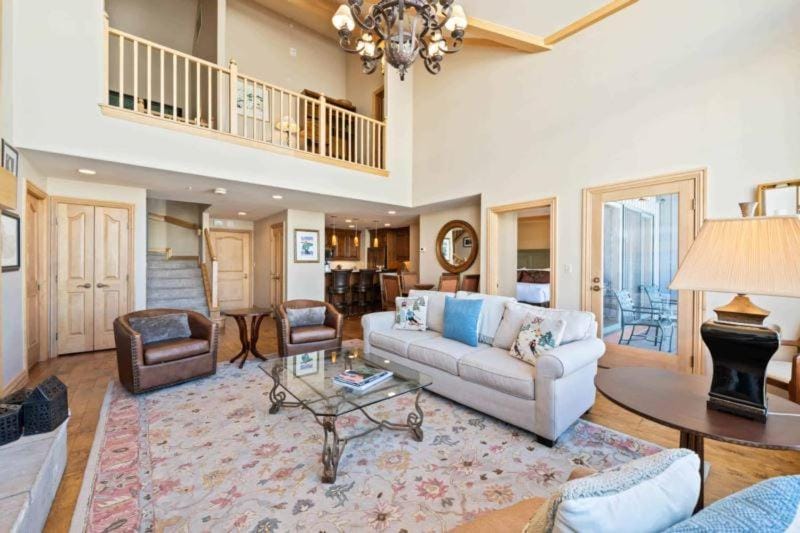 Oxford Court 403 by East West Hospitality Apartment in Beaver Creek