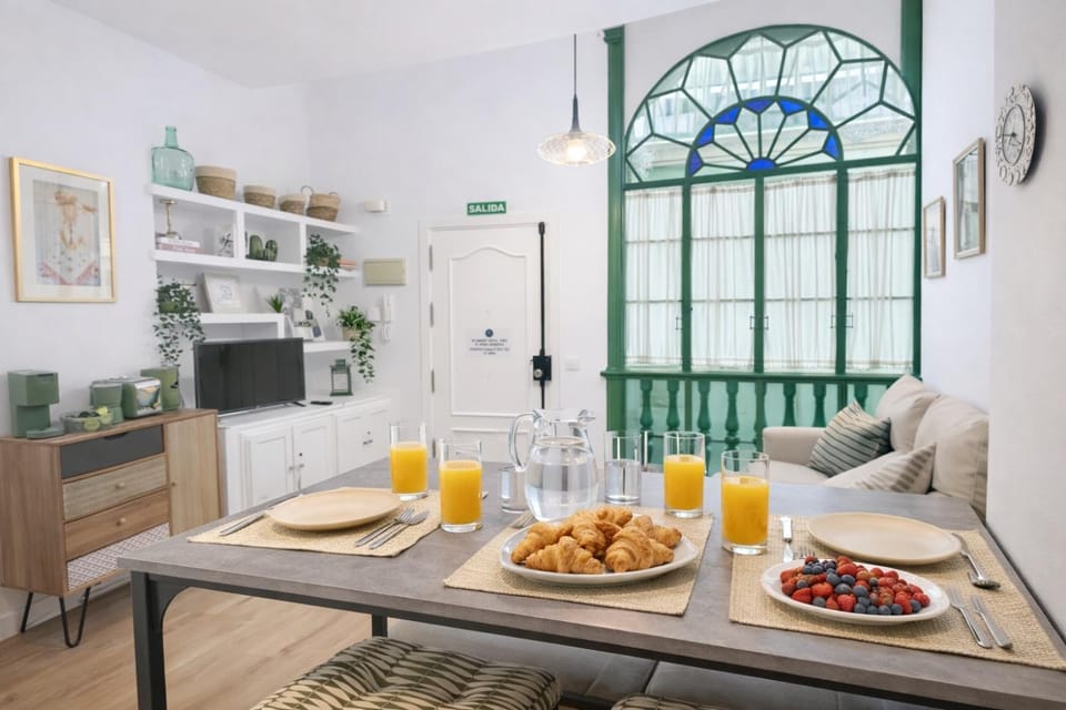 Apartamento Deluxe 2 habitaciones a 5 min de Catedral, Giralda y Alcázar Balcón privado Apartment in Seville
