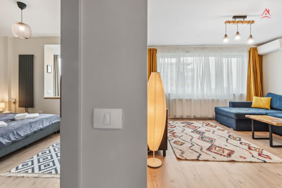 Bed, Living room, Photo of the whole room, Seating area, Bedroom