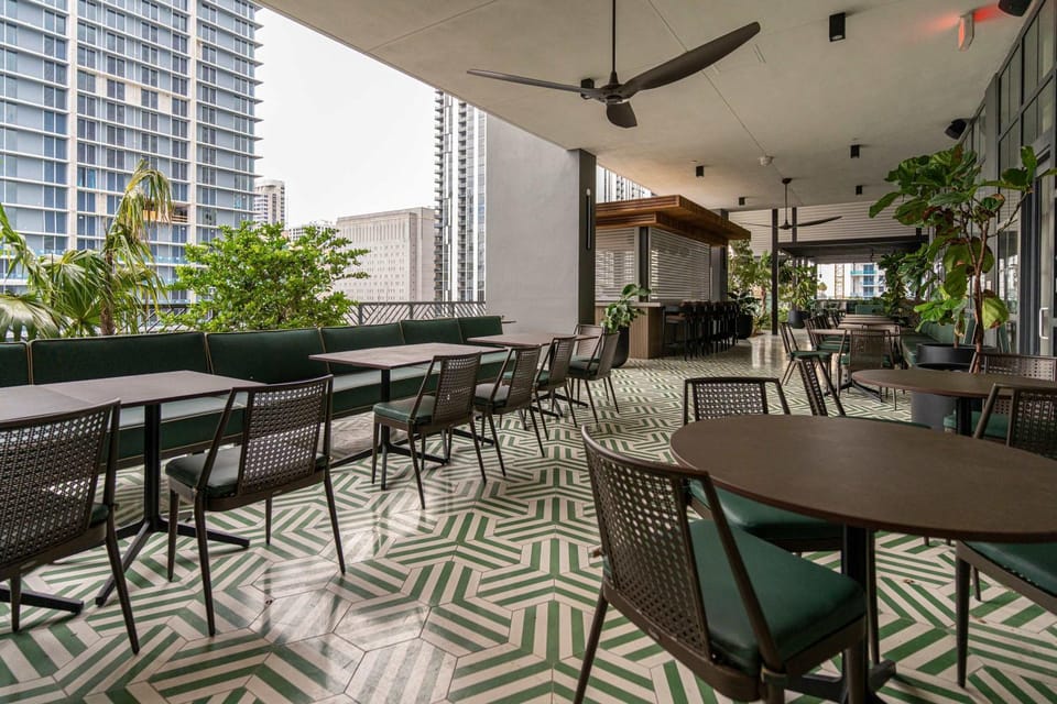 Orange Crush - Resort-Style Amenities & Location Apartment in Miami