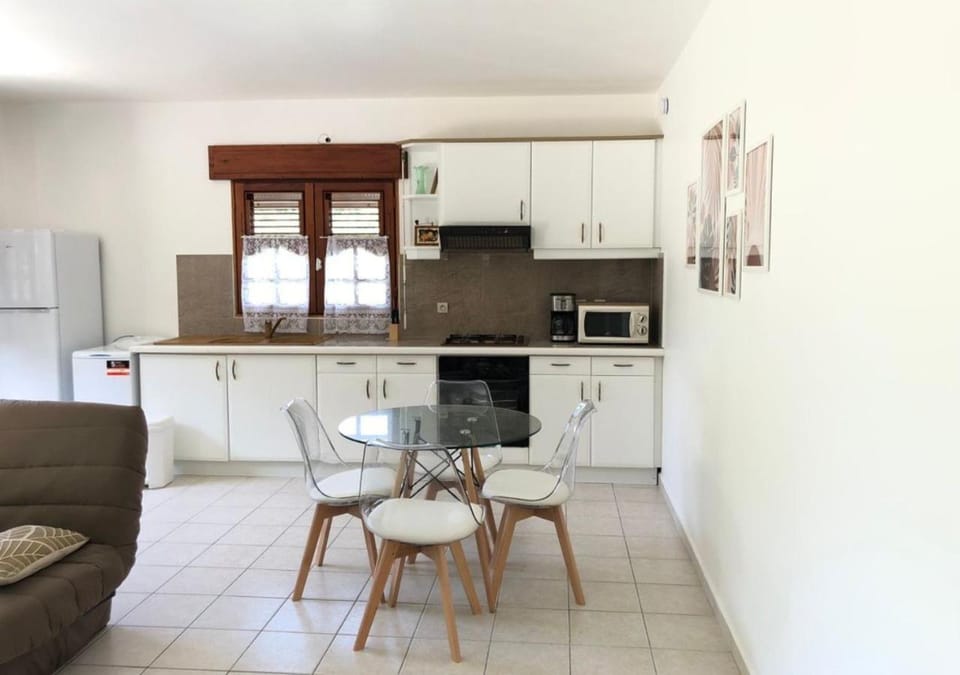 Kitchen or kitchenette, Living room, kitchen, kitchen